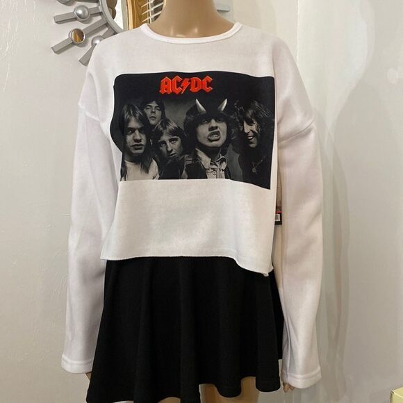 New AC/DC Rock Band Heavy Metal Mid-Weight Active Sweatshirt Size Large - Picture 1 of 3